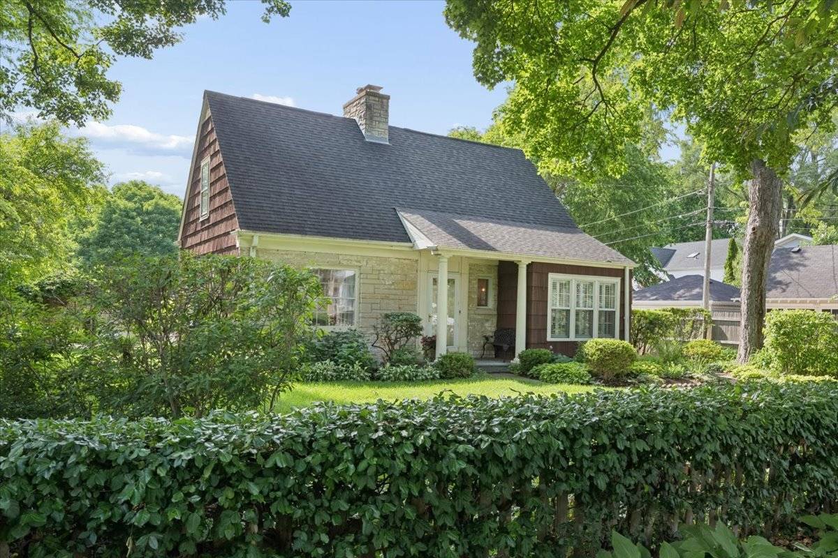 376 Rosewood AVE, Winnetka, IL 60093