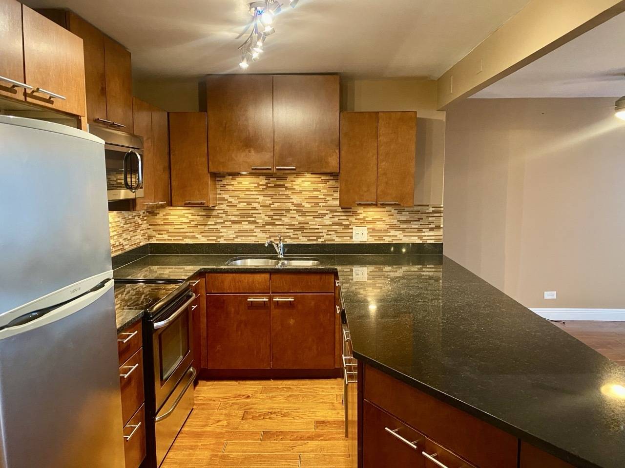 3930 N Pine Grove AVE #514, Chicago, IL 60613