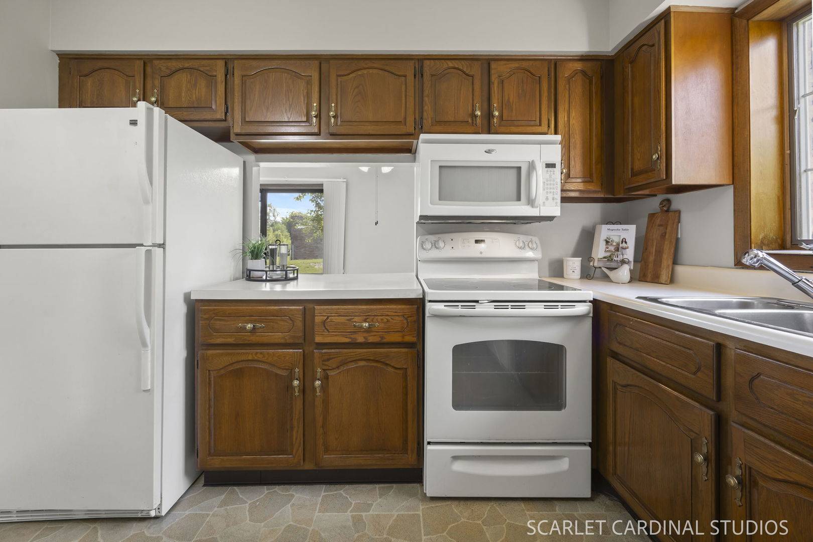 6223 Lake Park LN #B, Willowbrook, IL 60527