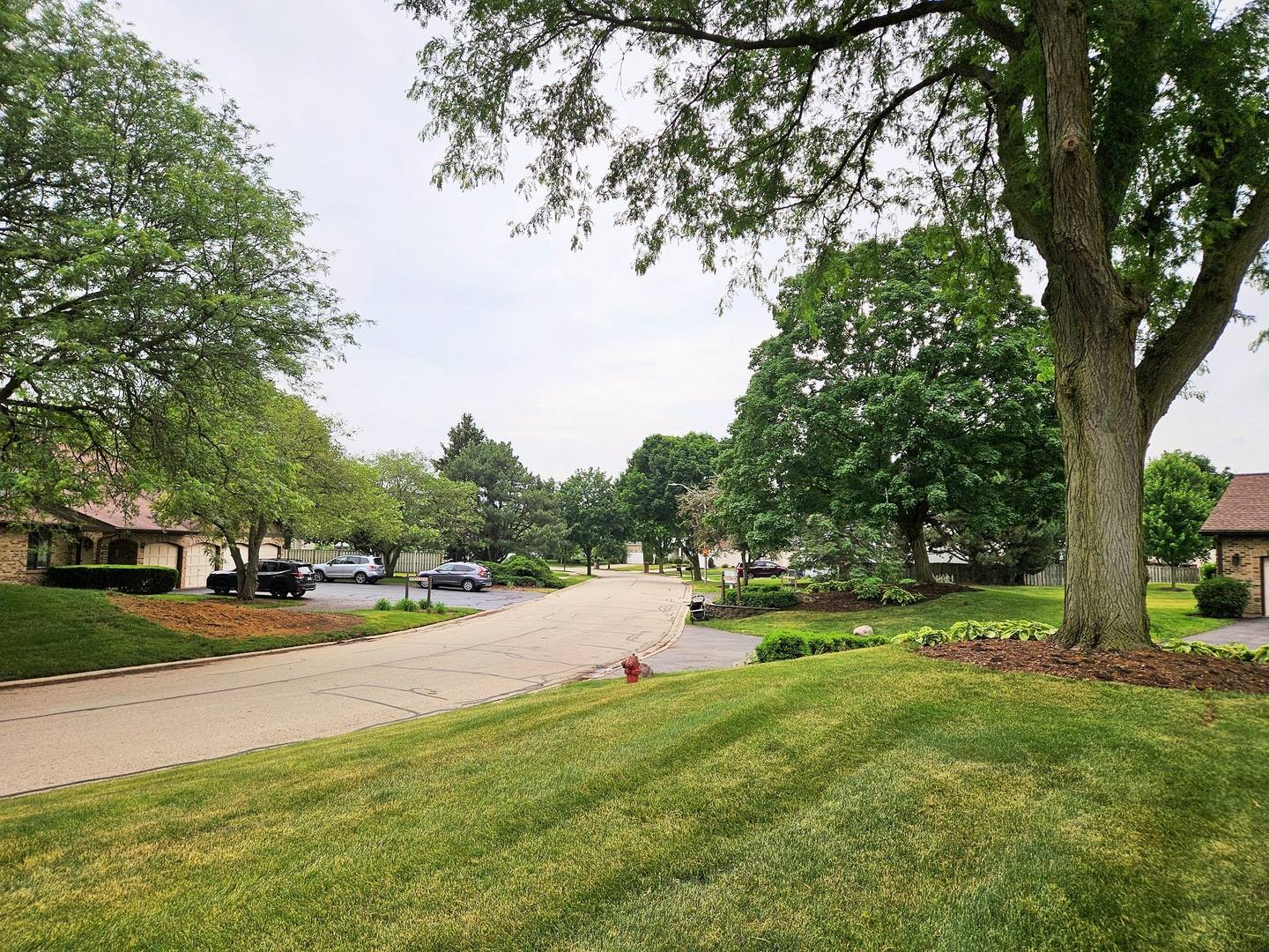1932 Golf View DR, Bartlett, IL 60103