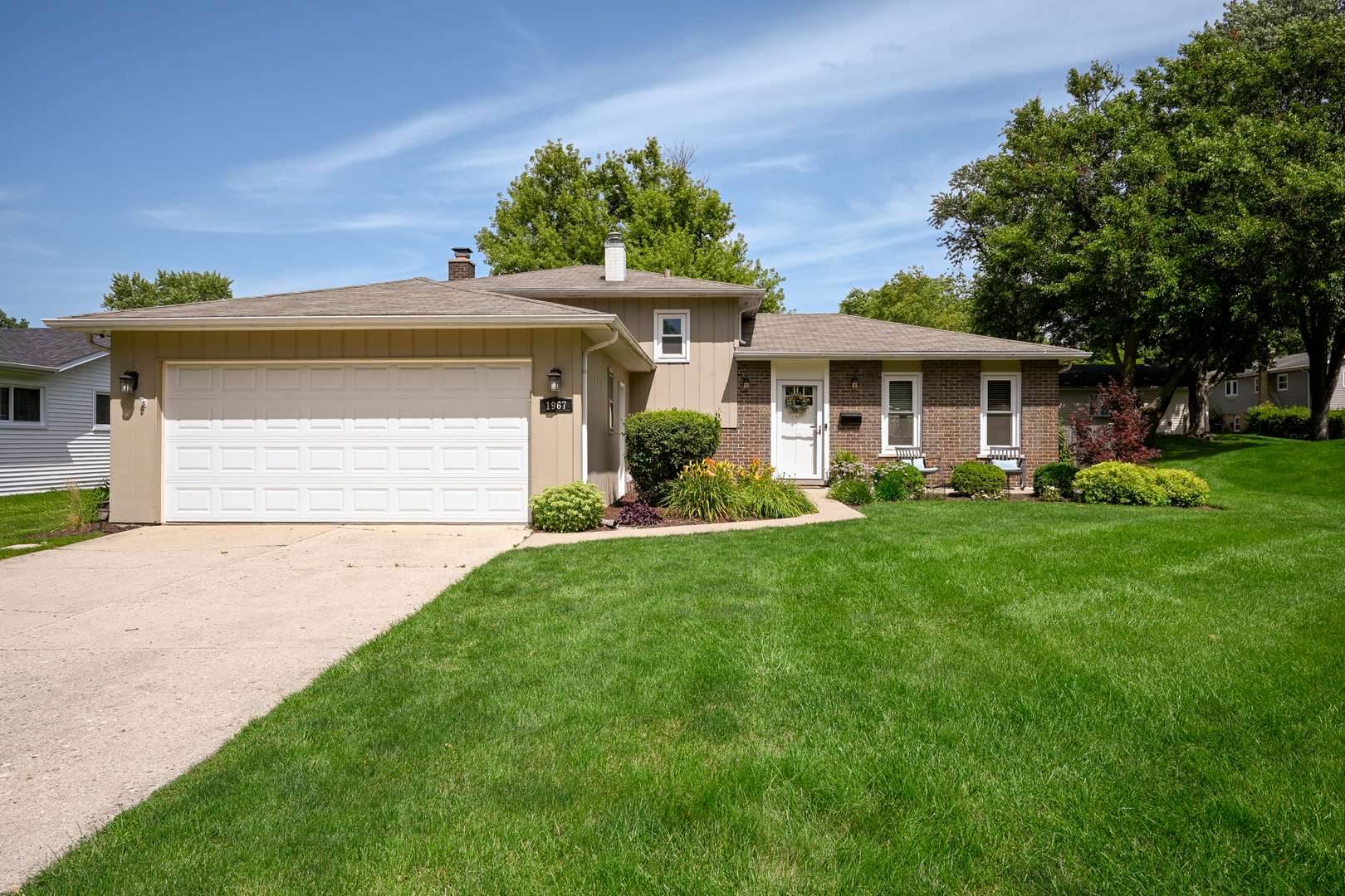 1967 NOTTINGHAM LN, Wheaton, IL 60189