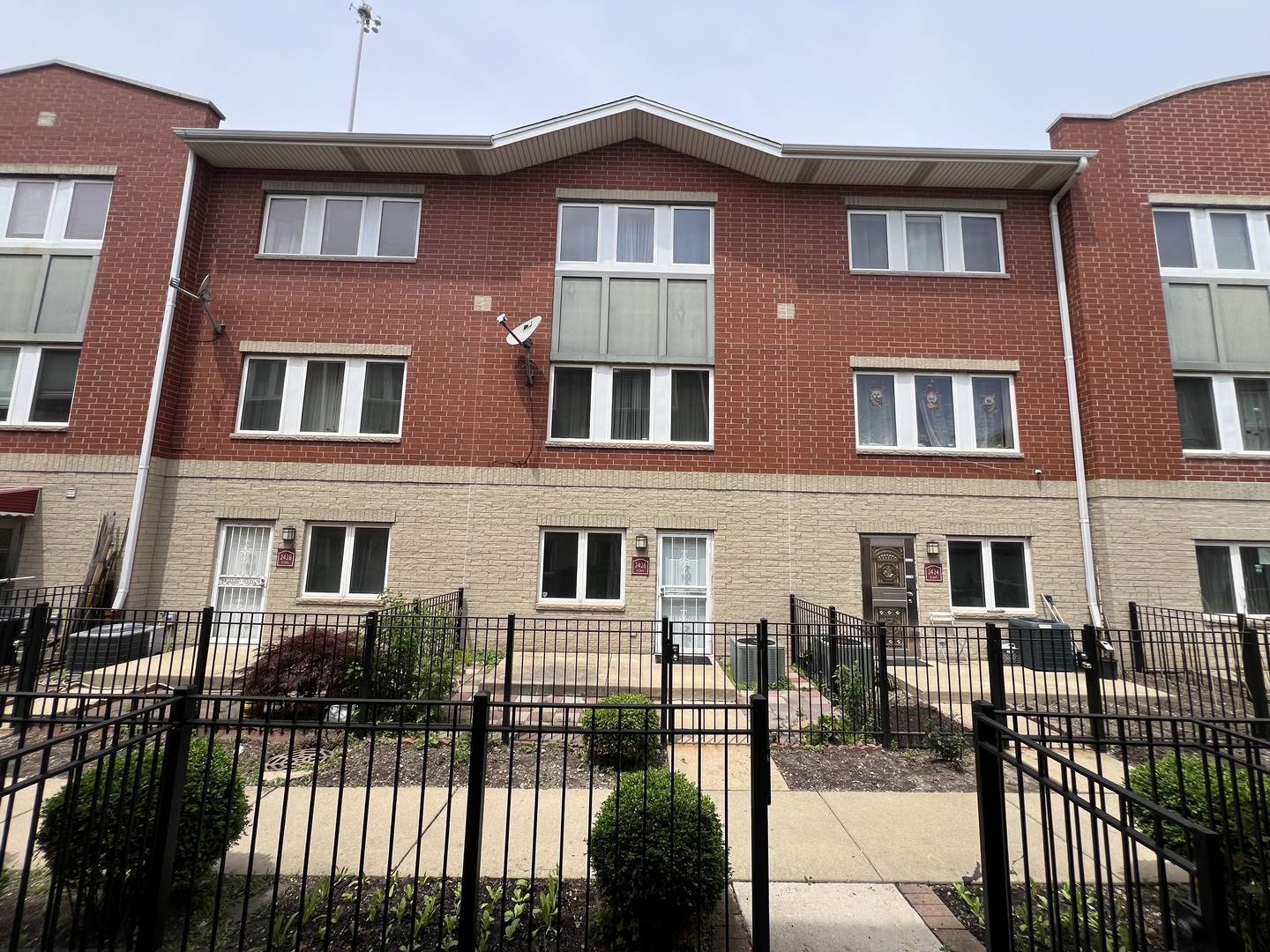 2426 W 32nd PL, Chicago, IL 60608