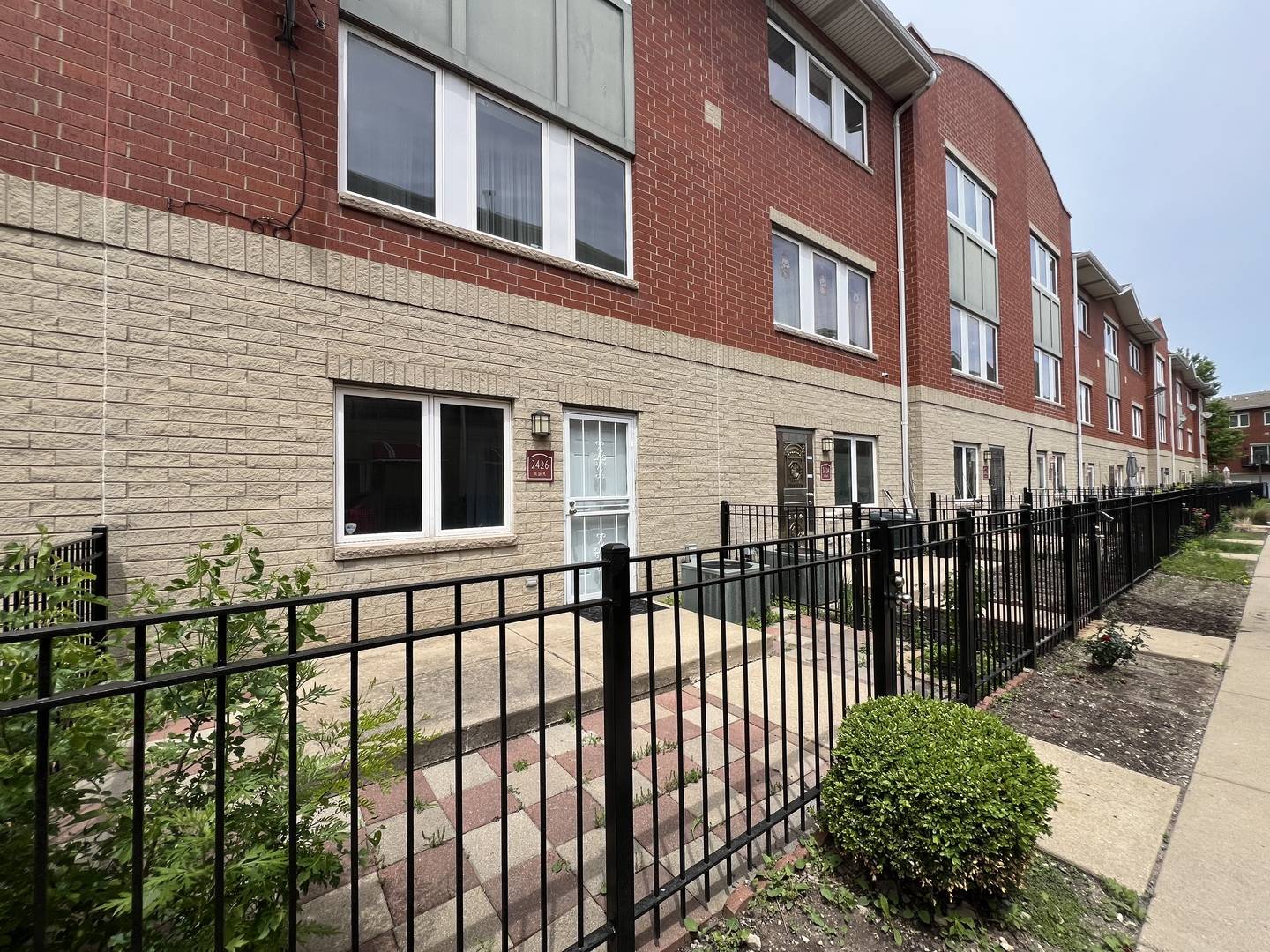2426 W 32nd PL, Chicago, IL 60608