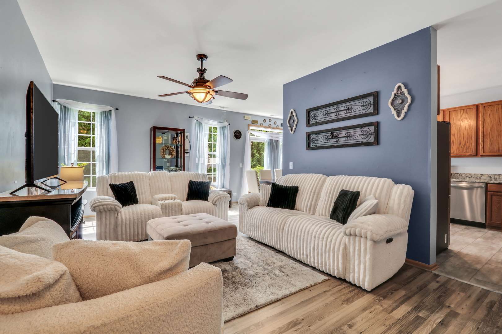 2636 Evergreen CIR, Mchenry, IL 60050