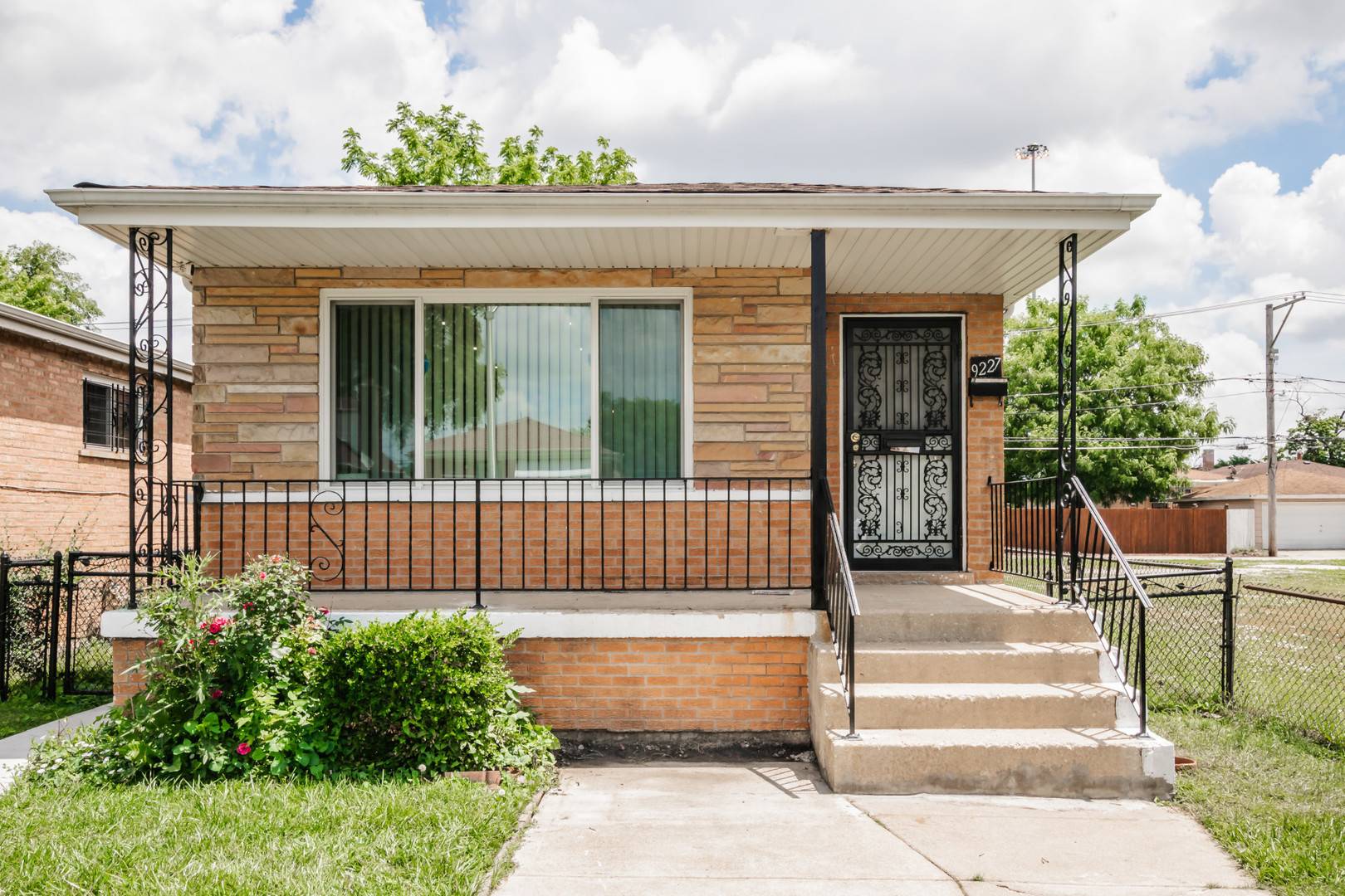 9227 S Perry AVE, Chicago, IL 60620