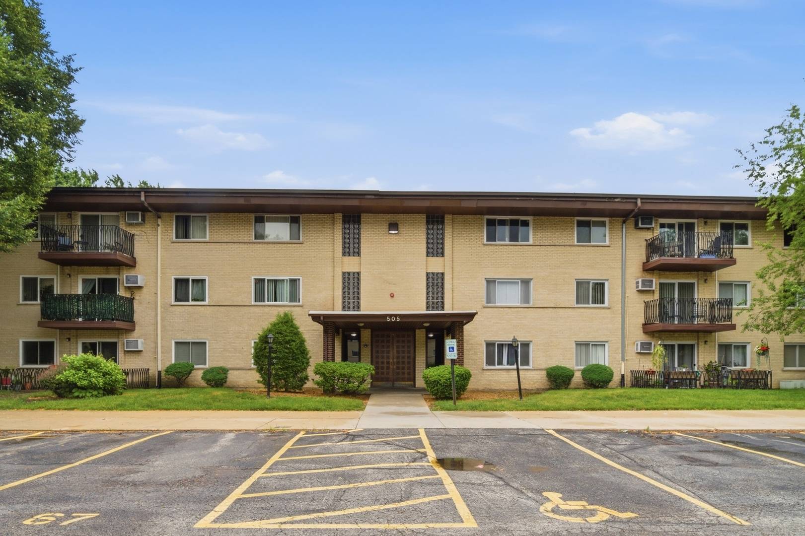 505 CLEVELAND AVE #106, Arlington Heights, IL 60005