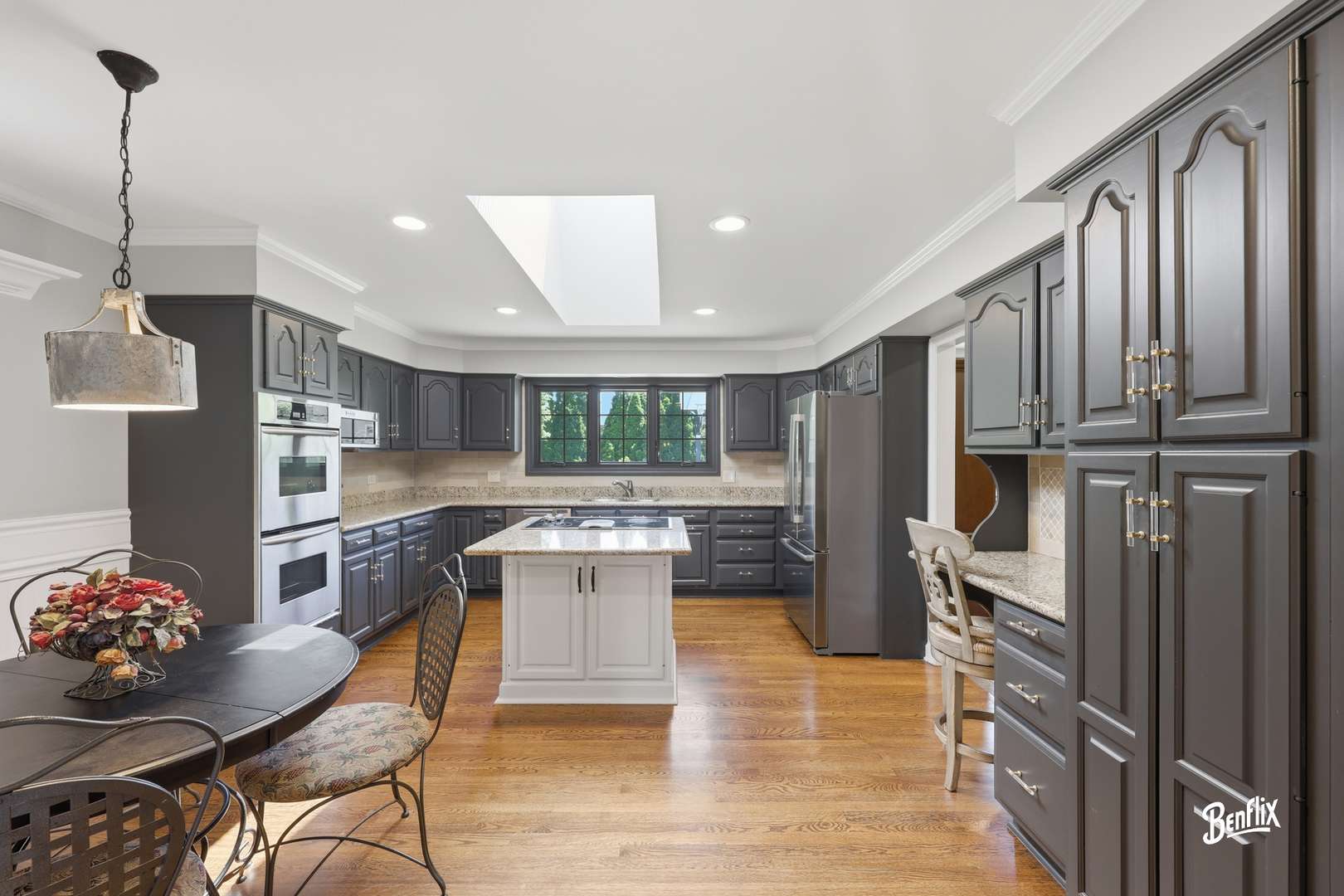 2051 N Ridge AVE, Arlington Heights, IL 60004