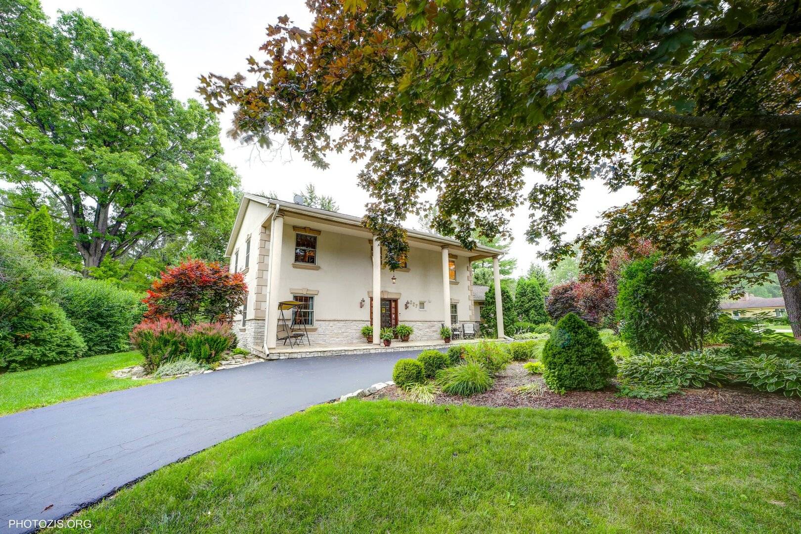 227 Stratford LN, Inverness, IL 60010