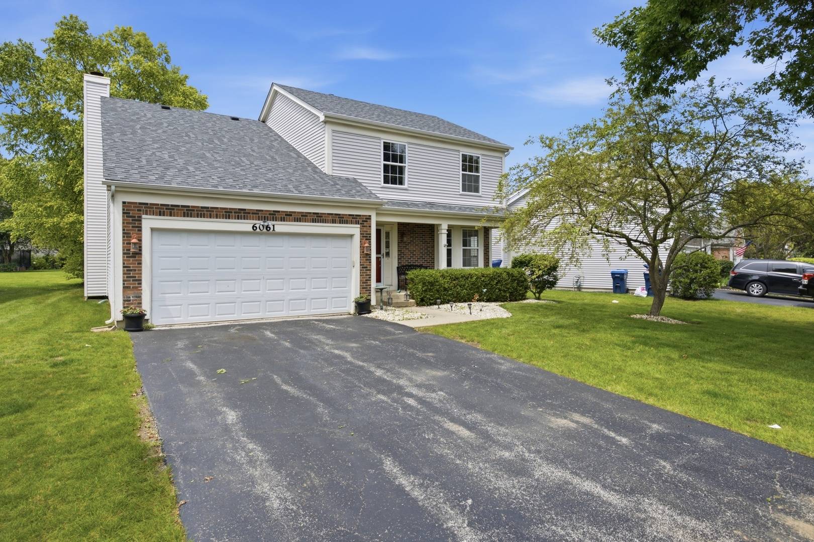 6061 Golfview DR, Gurnee, IL 60031