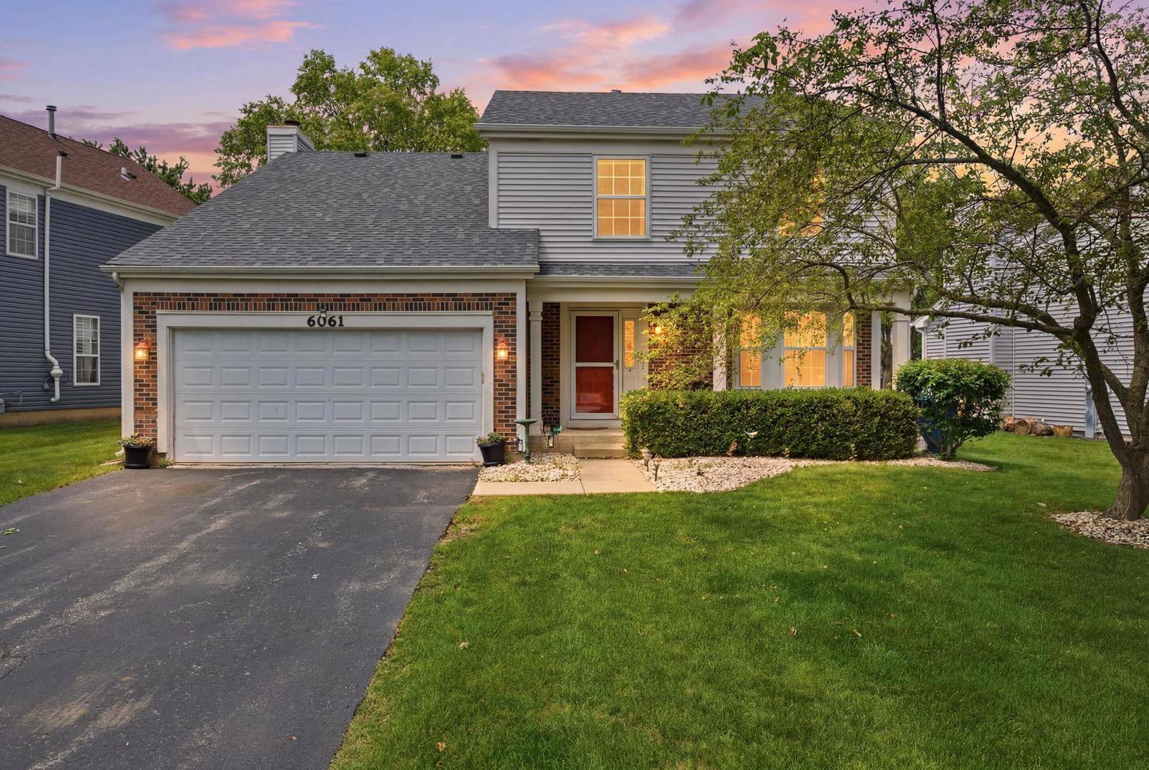 6061 Golfview DR, Gurnee, IL 60031
