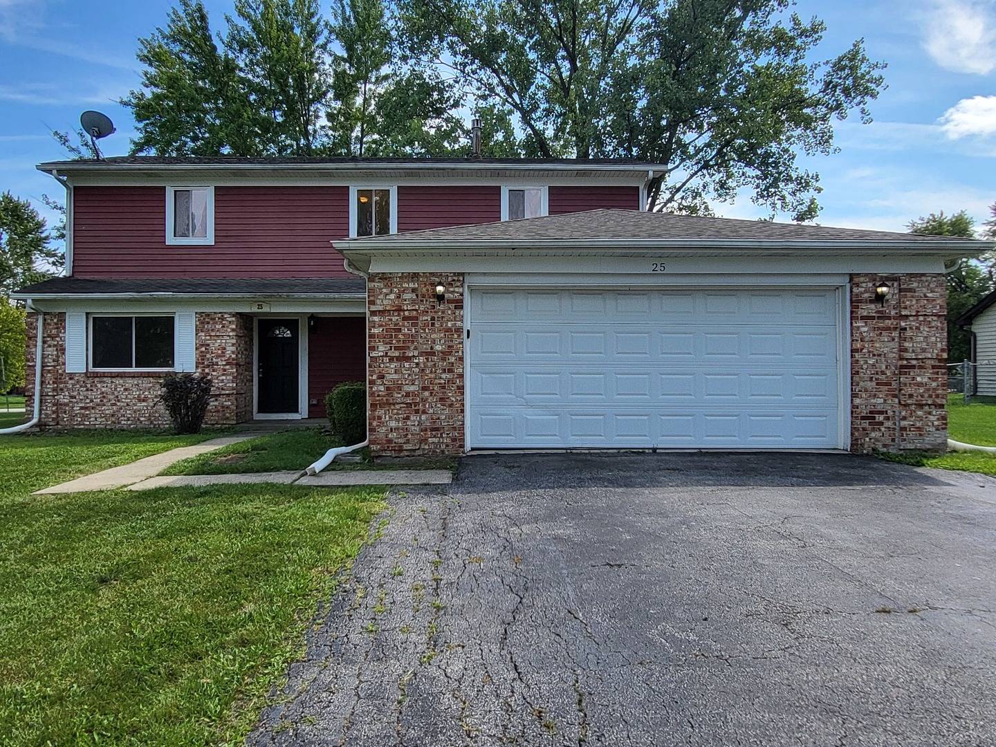 25 Pheasant RD, Matteson, IL 60443