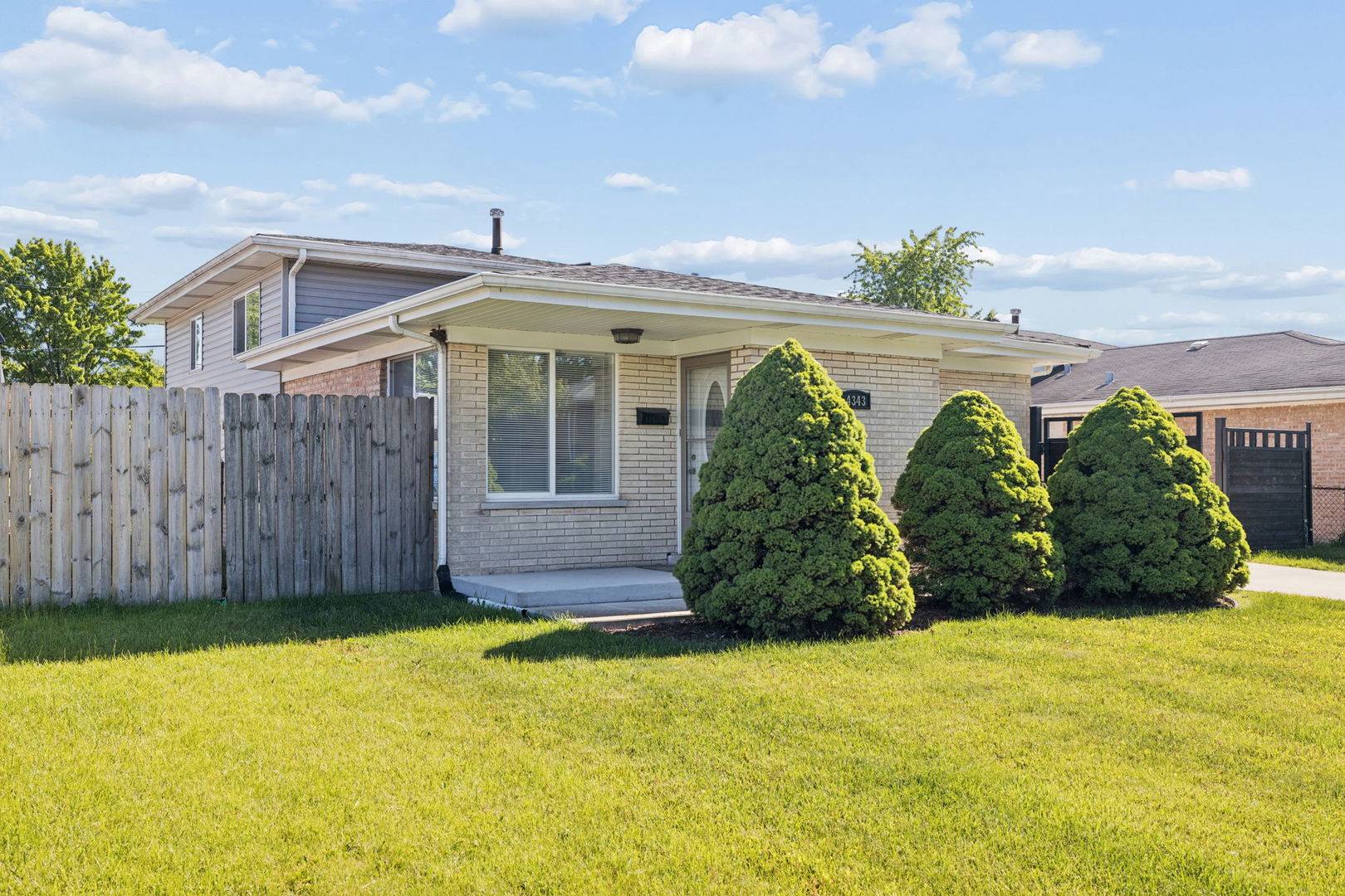 4343 Henry ST, Oak Forest, IL 60452