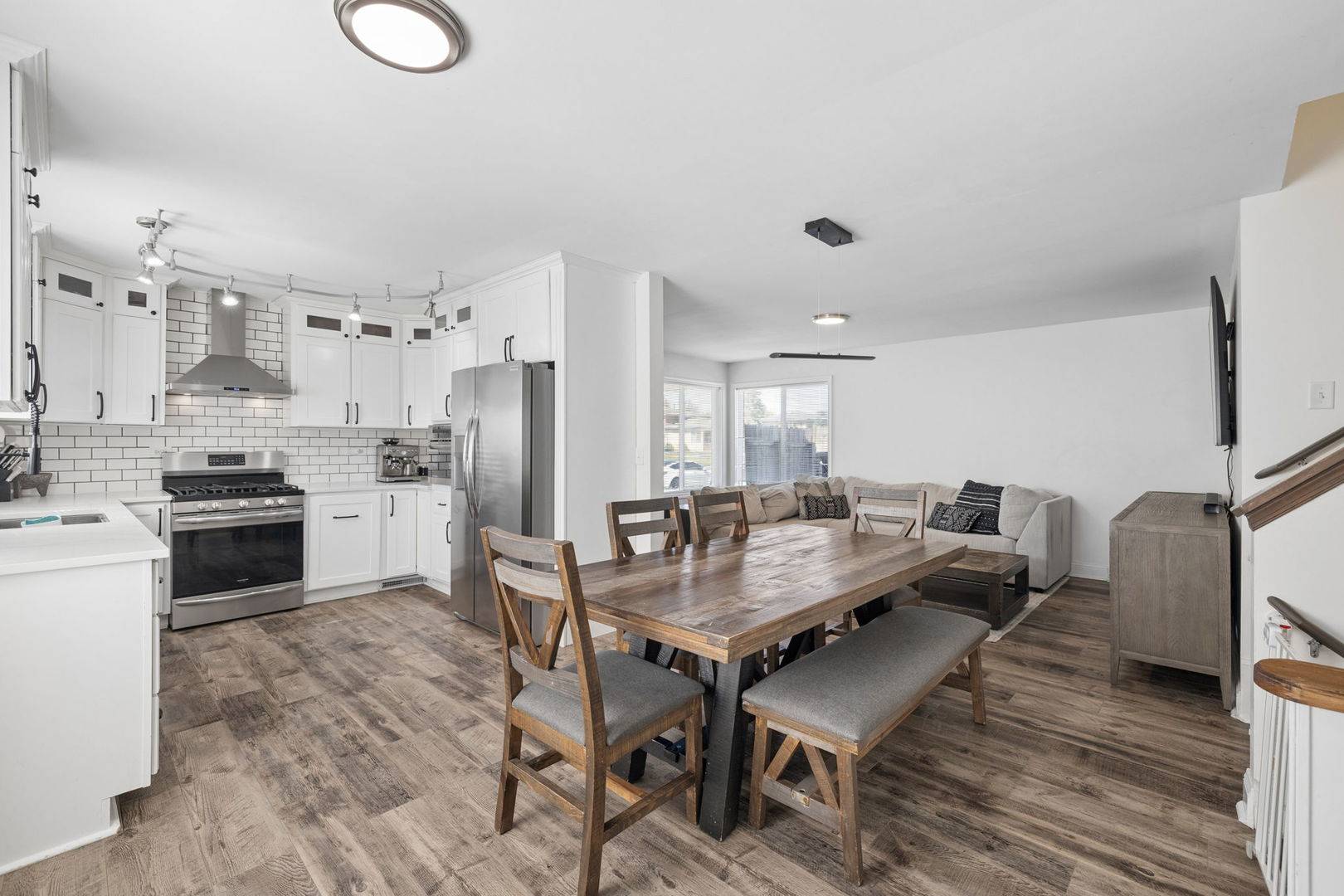 4343 Henry ST, Oak Forest, IL 60452