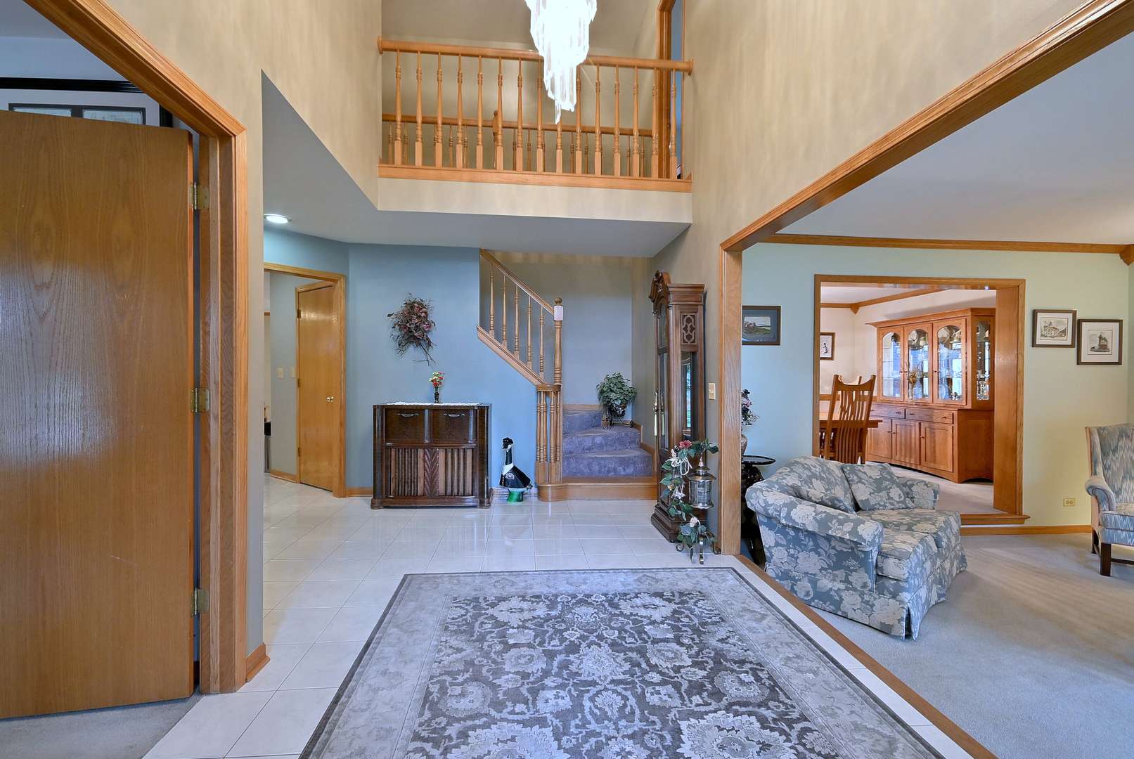 213 John DR, Bartlett, IL 60103