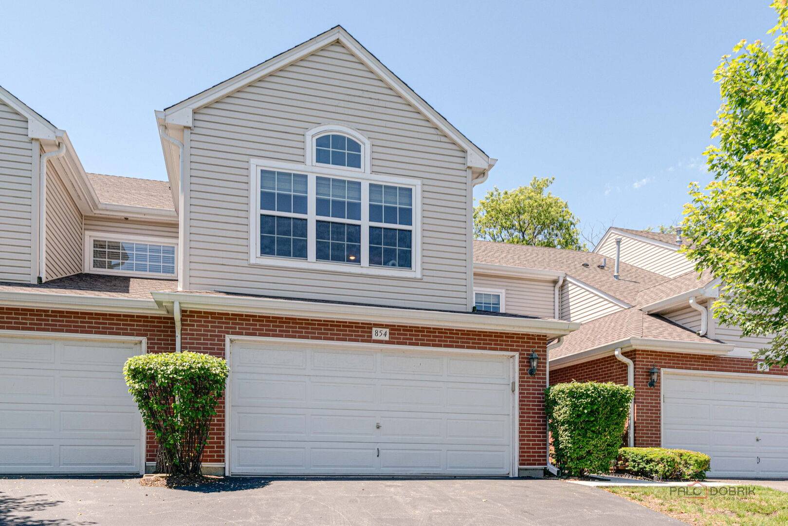 854 Old Checker RD, Buffalo Grove, IL 60089