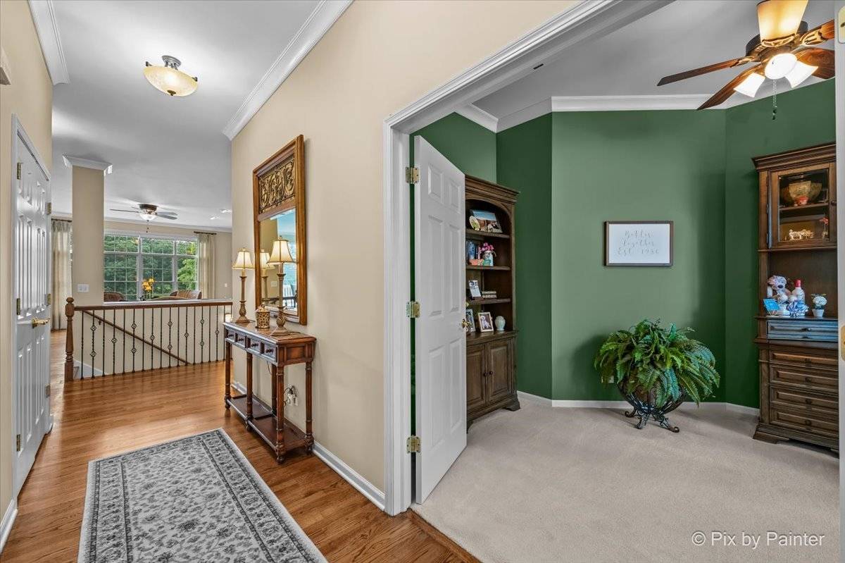 4053 Honeymoon RDG, Lake In The Hills, IL 60156