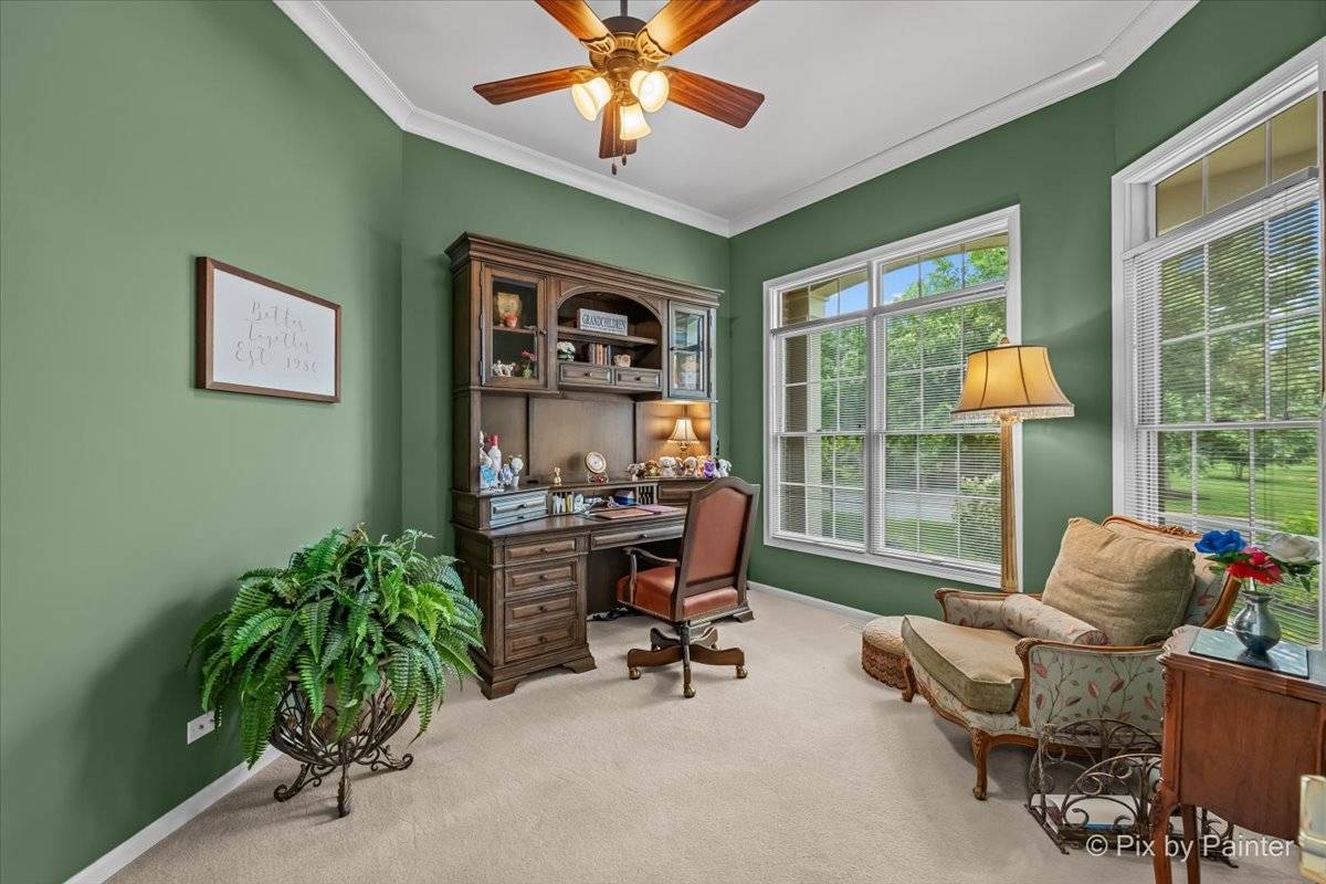 4053 Honeymoon RDG, Lake In The Hills, IL 60156