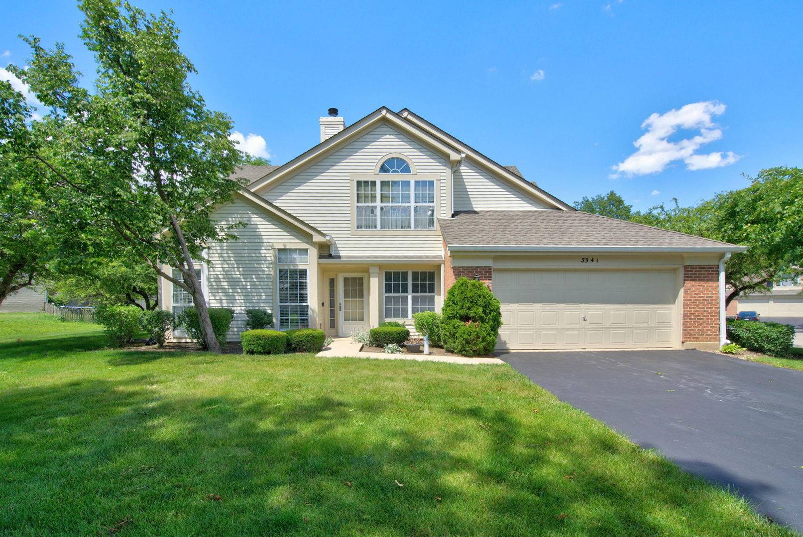 354 ASHFORD CIR #1, Bartlett, IL 60103