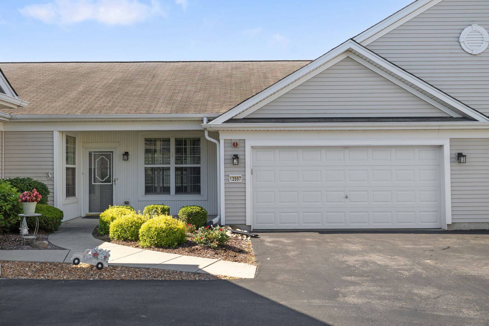 13597 Hemlock RD, Huntley, IL 60142