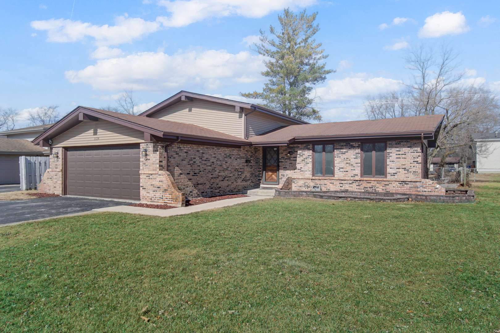 1124 Jamie LN, Homewood, IL 60430