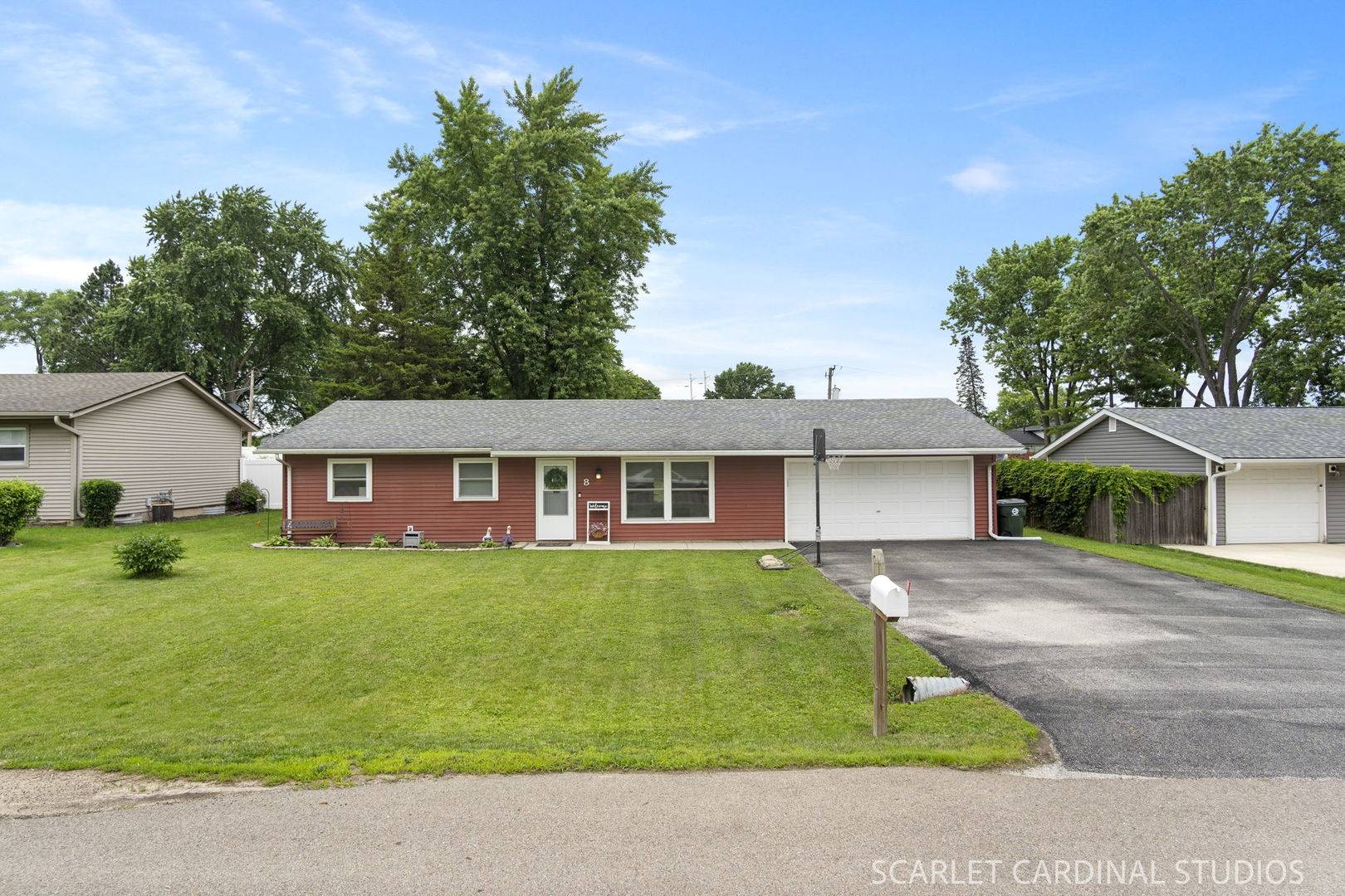 8 Dolphin CT, Oswego, IL 60543