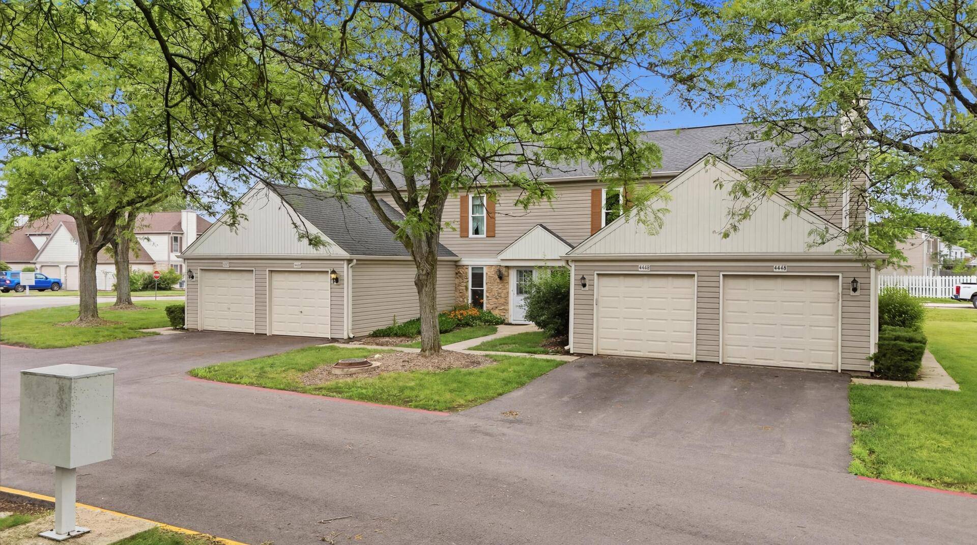 2674 Waterford CT, Aurora, IL 60502