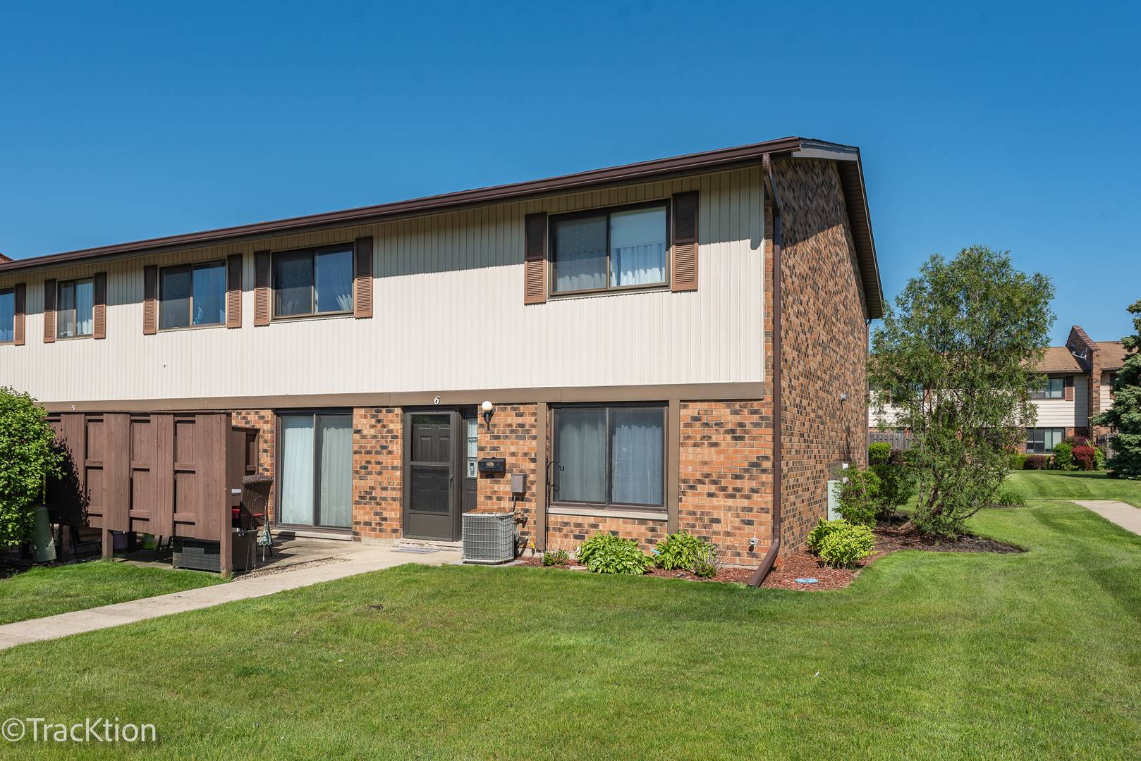 6 Tower CT, Downers Grove, IL 60516