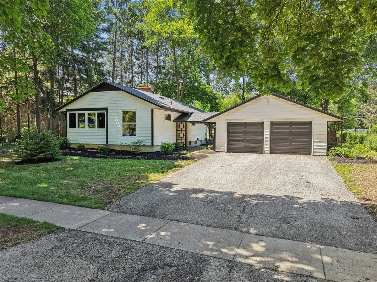 227 Woodland RD, Libertyville, IL 60048
