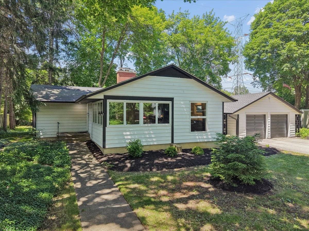 227 Woodland RD, Libertyville, IL 60048