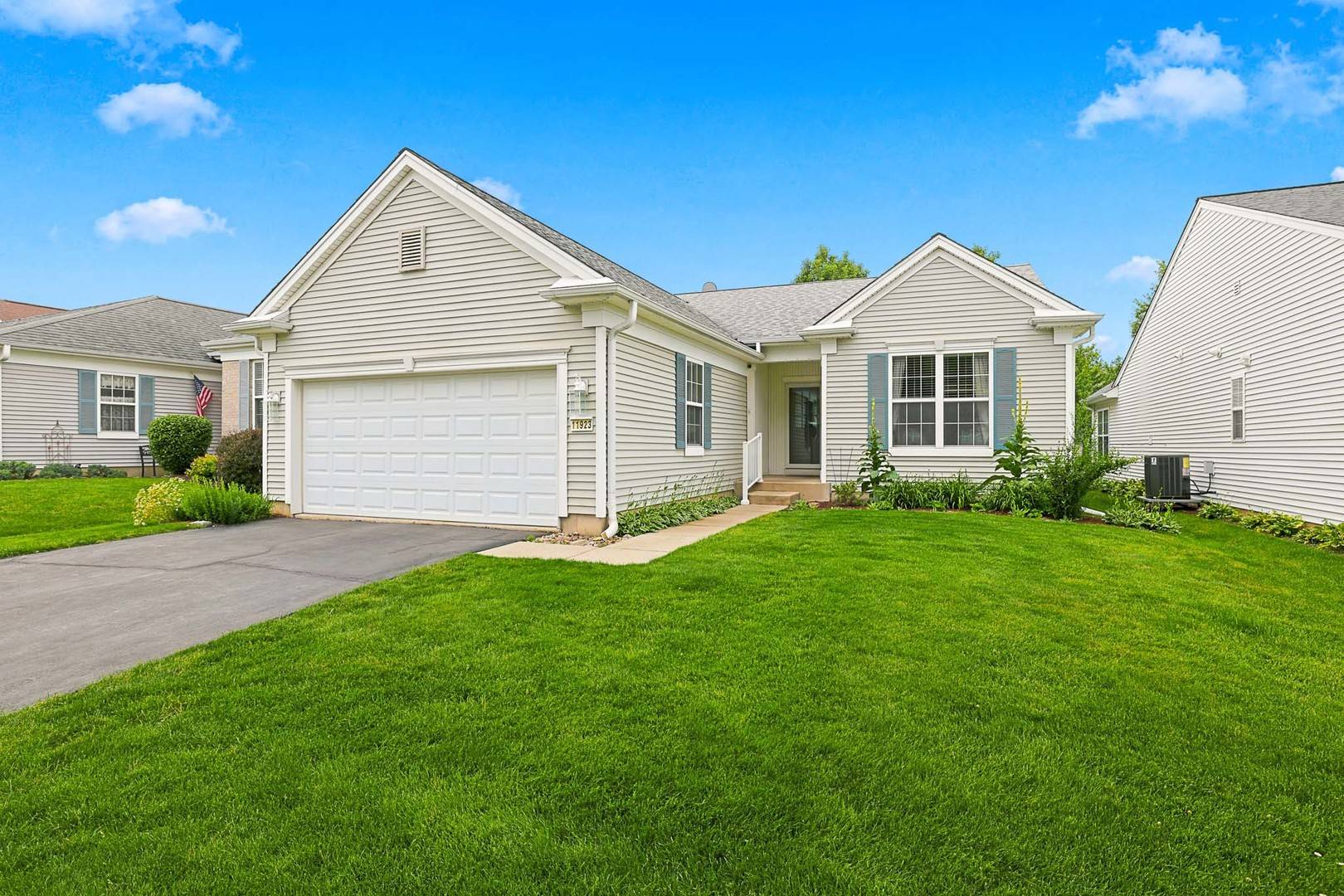 11923 Harrison RD, Huntley, IL 60142