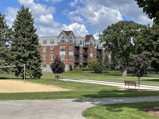 640 Mchenry RD #408, Wheeling, IL 60090