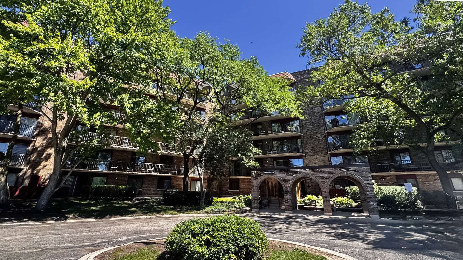 111 S Baybrook DR #612, Palatine, IL 60074