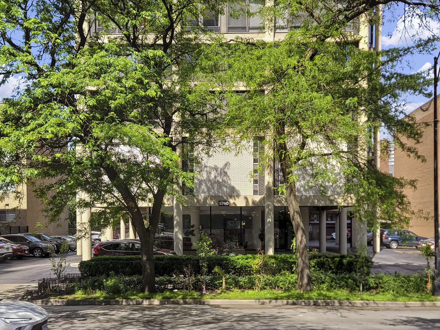 5740 N Sheridan RD #15E, Chicago, IL 60660
