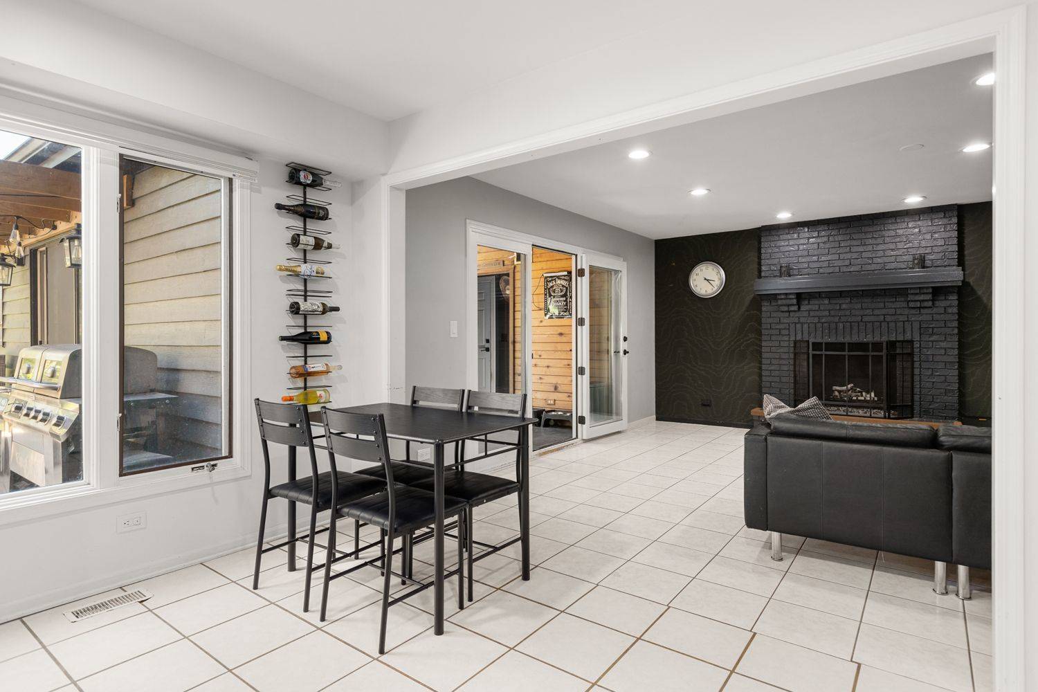 316 Oak Meadows DR, Wood Dale, IL 60191