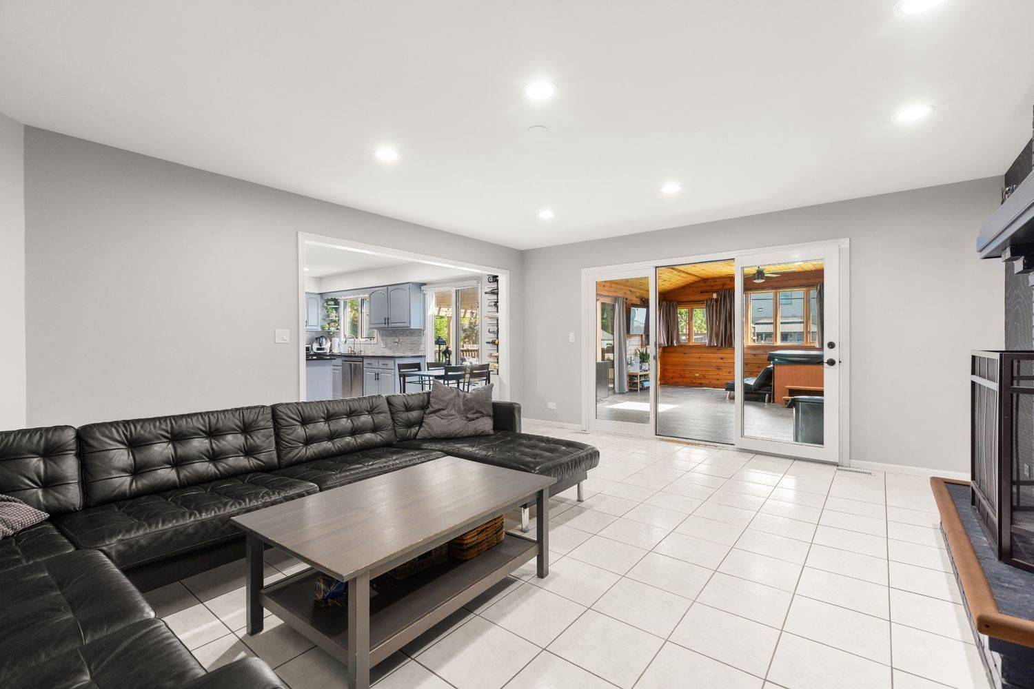 316 Oak Meadows DR, Wood Dale, IL 60191