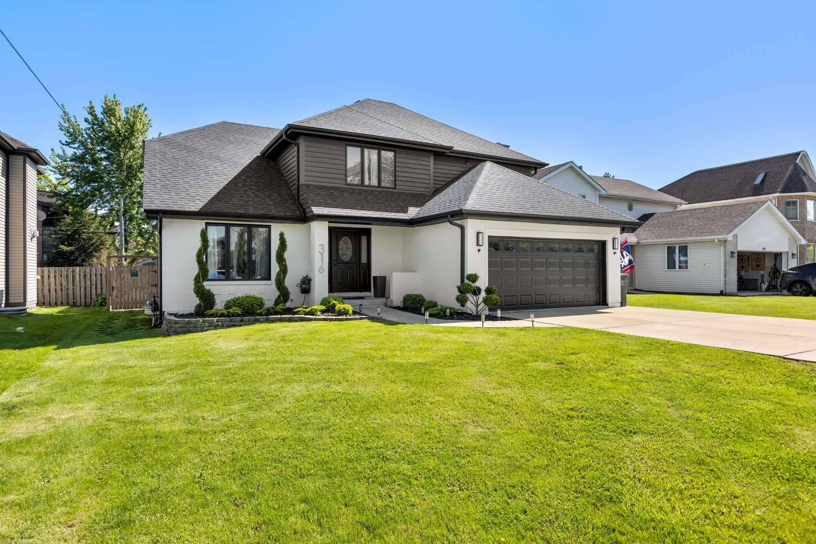 316 Oak Meadows DR, Wood Dale, IL 60191