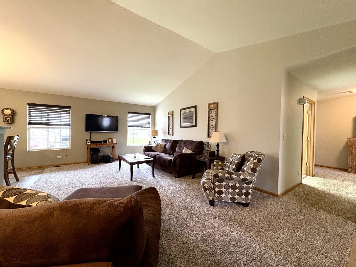 3150 Montrose DR, Lake In The Hills, IL 60156