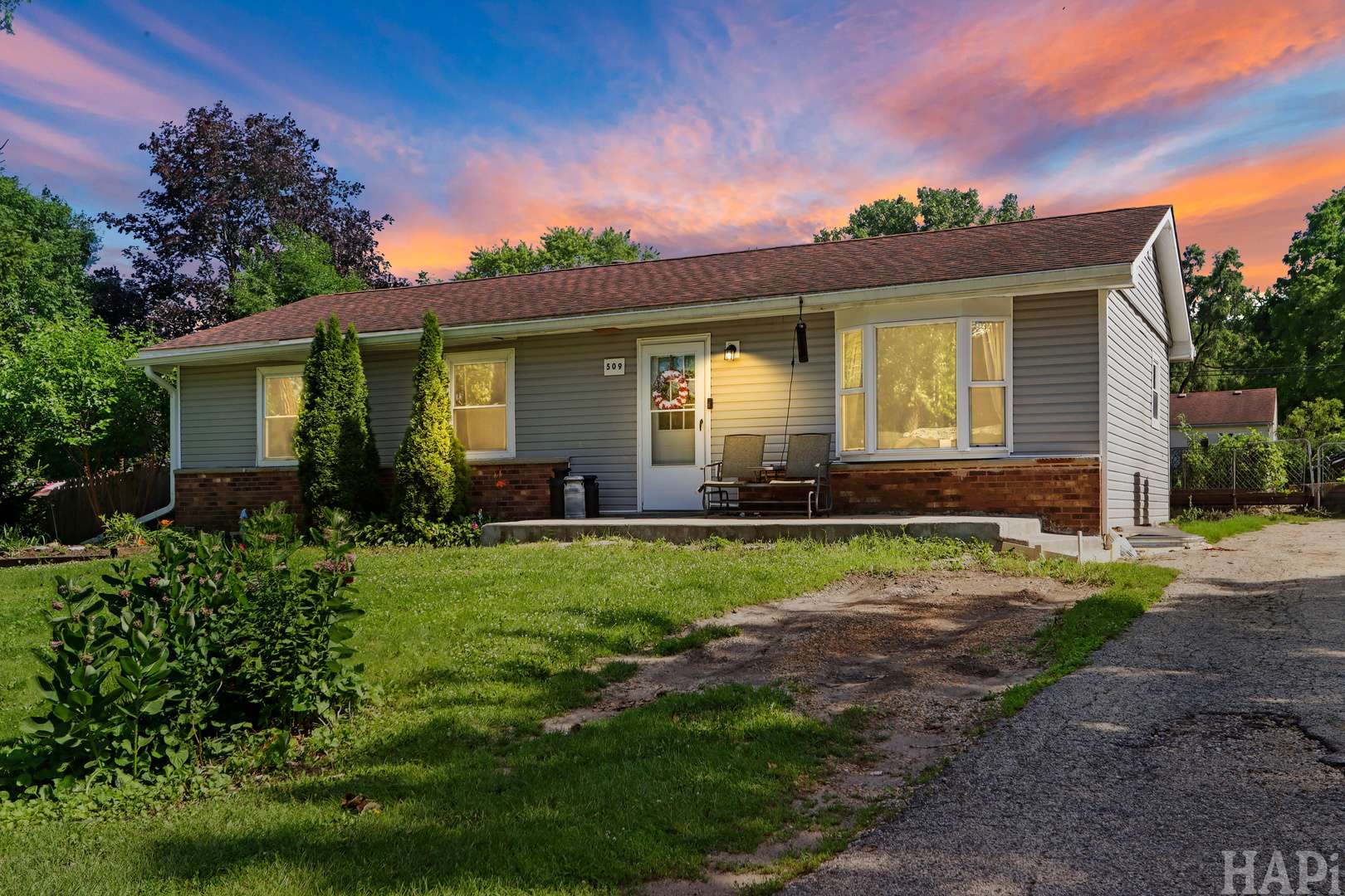 509 Rand DR, Mchenry, IL 60051
