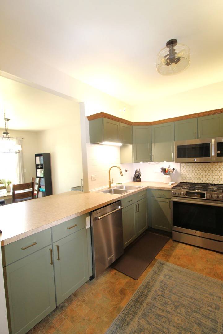 5411 Cobblers XING, Mchenry, IL 60050
