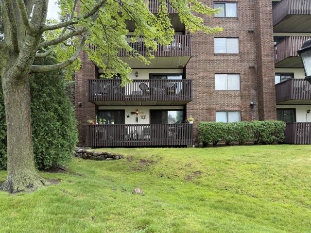 650 Whitney CT #105, Gurnee, IL 60031