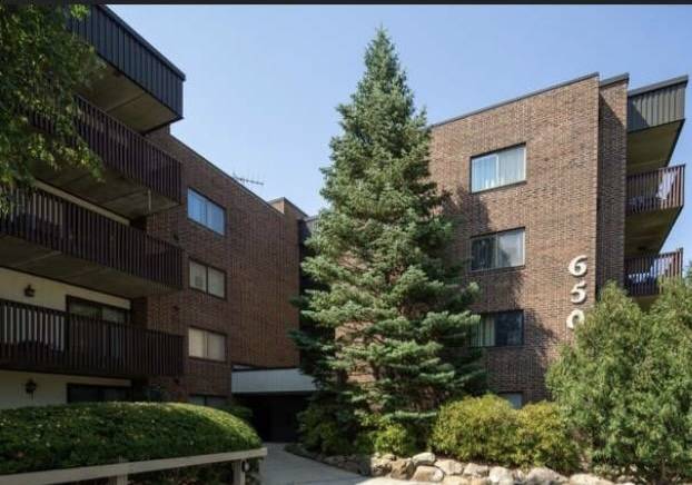 650 Whitney CT #105, Gurnee, IL 60031