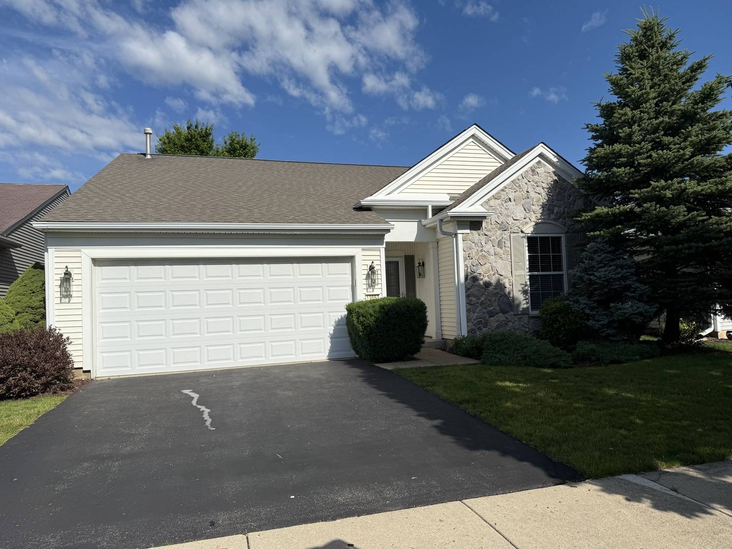 13053 Dearborn TRL, Huntley, IL 60142