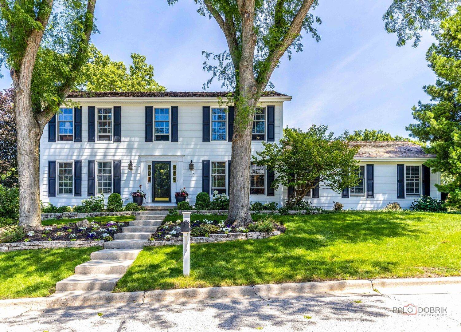 1110 Furlong DR, Libertyville, IL 60048