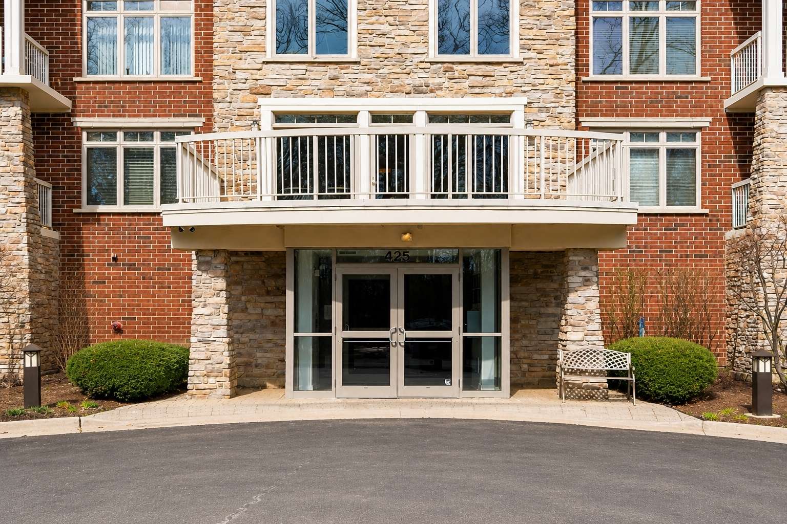 425 BENJAMIN DR #202, Vernon Hills, IL 60061