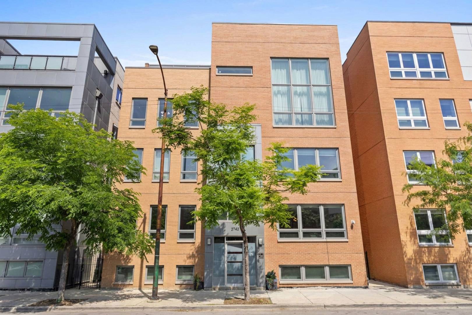 2743 N Ashland AVE #1N, Chicago, IL 60614