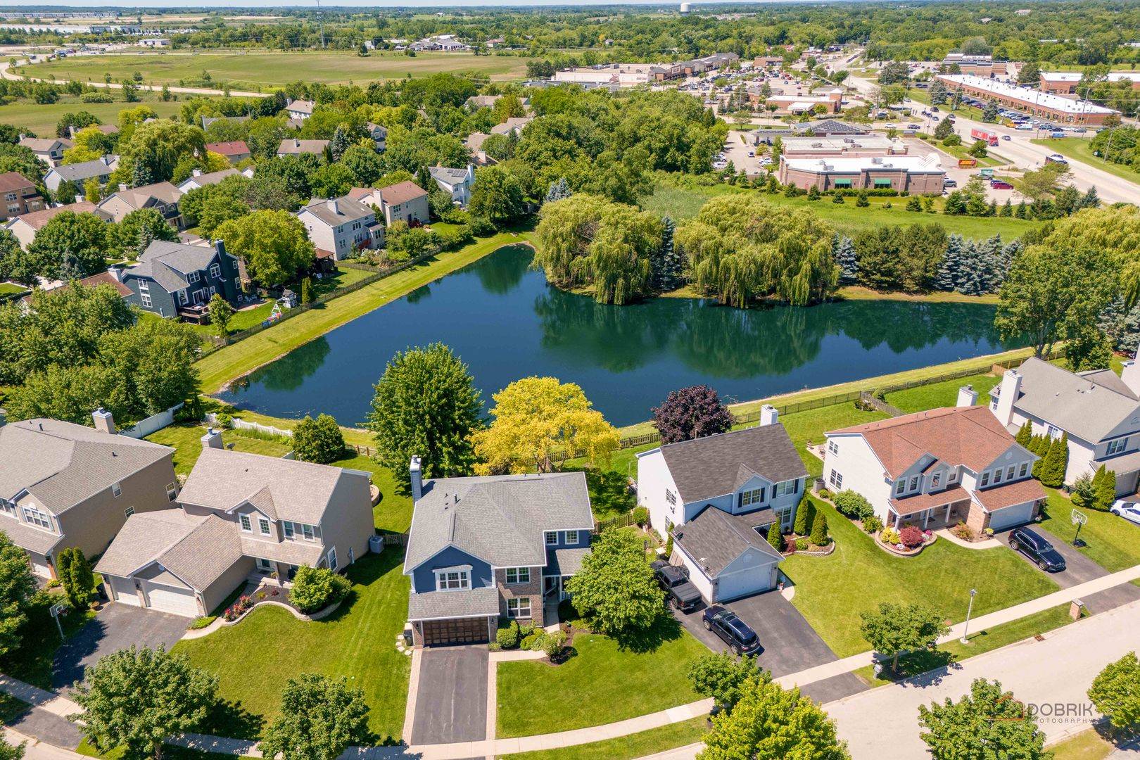 370 Ashford LN, Grayslake, IL 60030