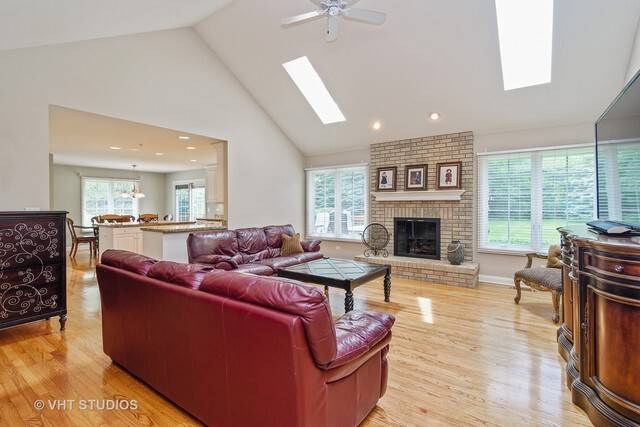 20 LOCHBROOK LN, Inverness, IL 60010