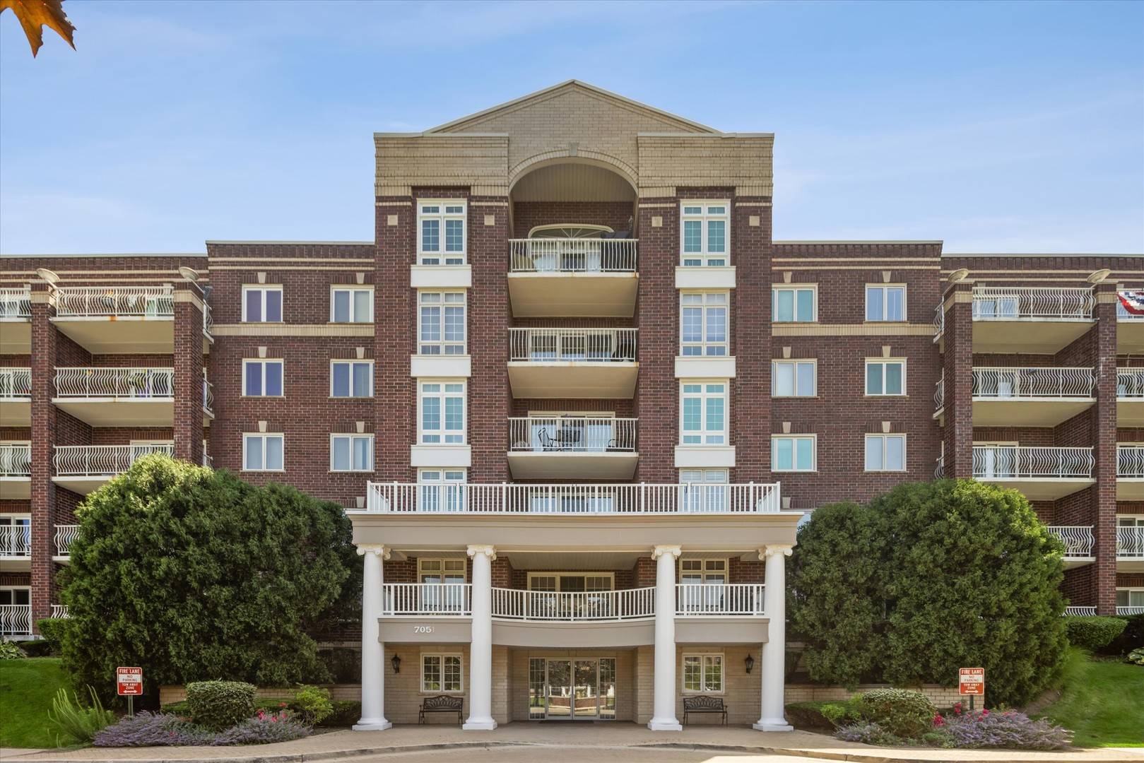 7051 W Touhy AVE #604, Niles, IL 60714