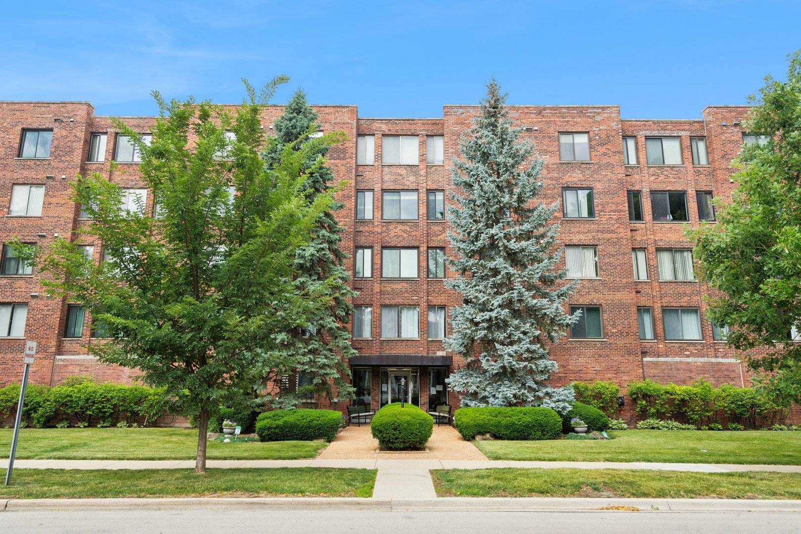 110 S Dunton AVE #2A, Arlington Heights, IL 60005