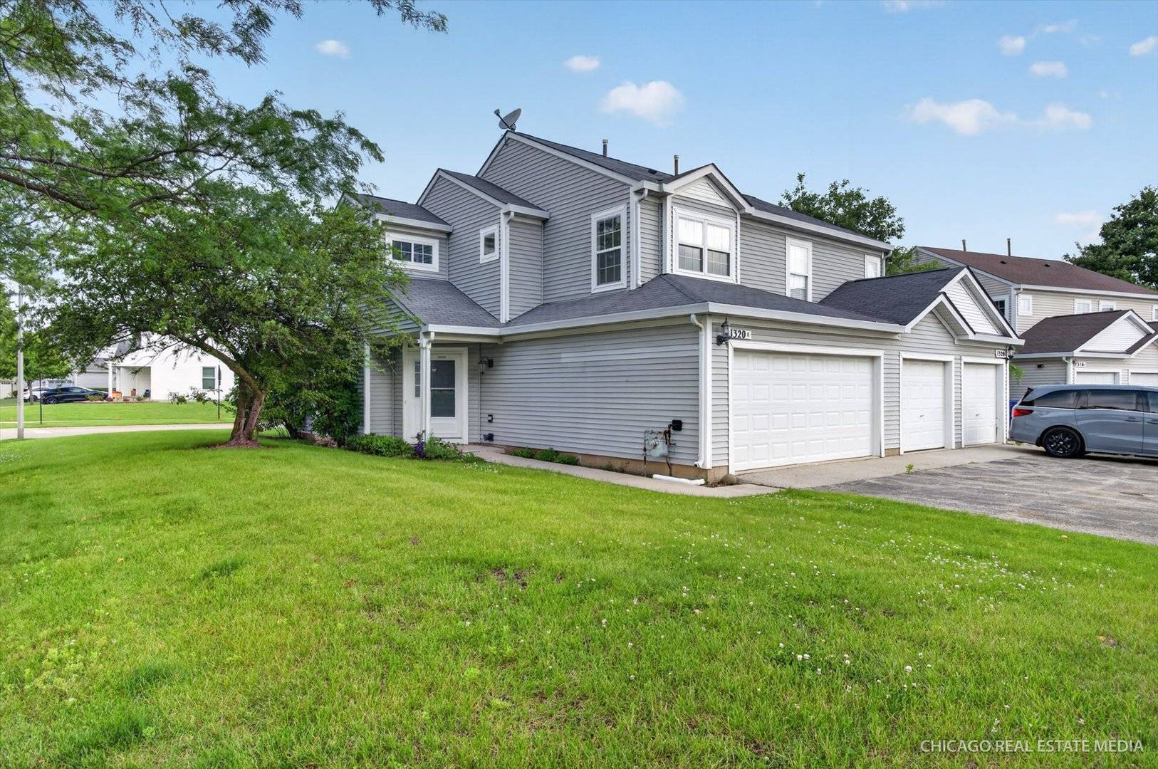 1320 Jenna DR #A, South Elgin, IL 60177